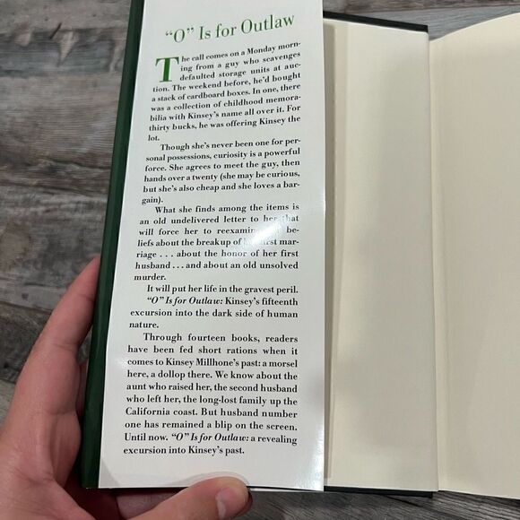 “O” for Outlaw by Sue Grafton Hardback - Picture 2 of 4